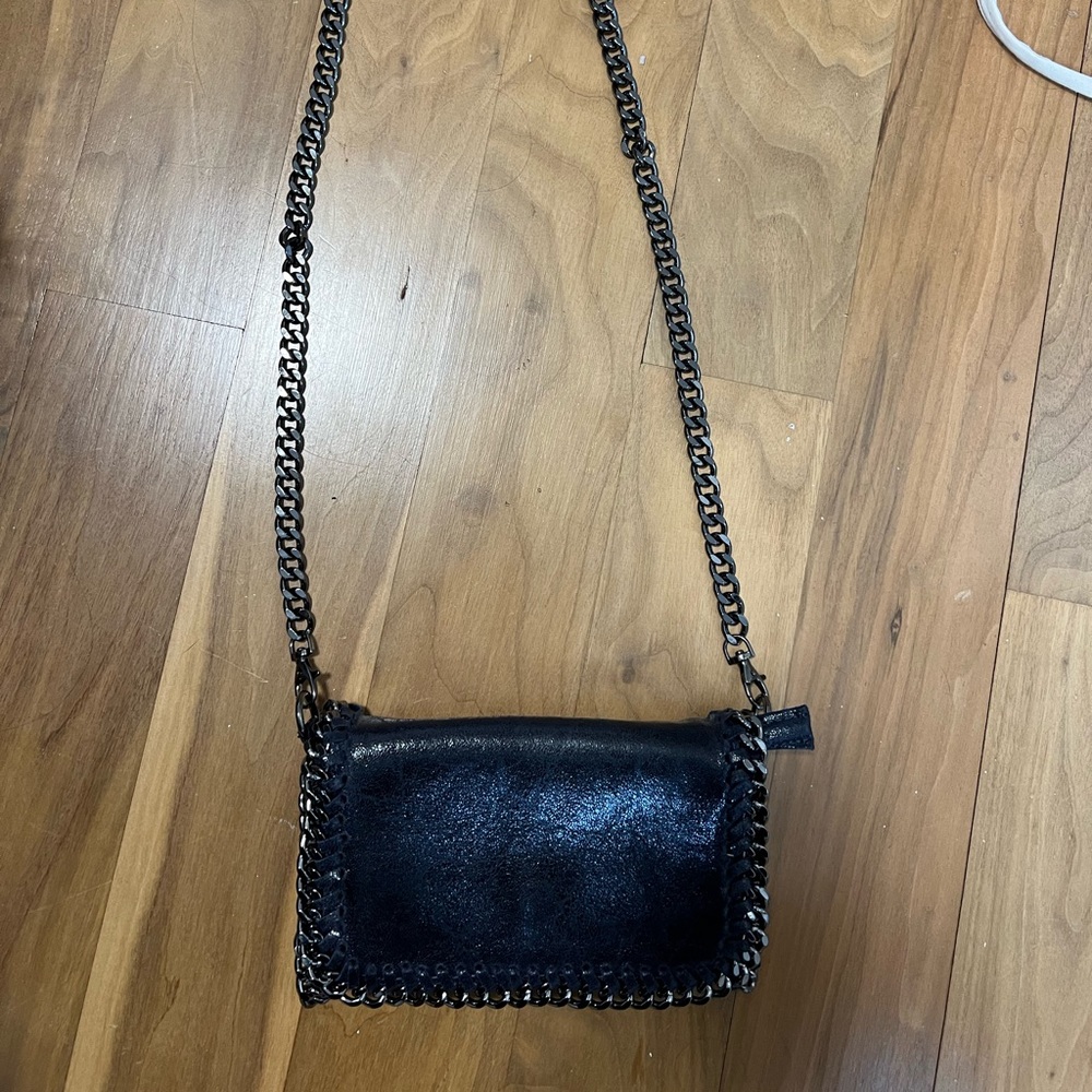 navy blue leather cross body. from florence italy